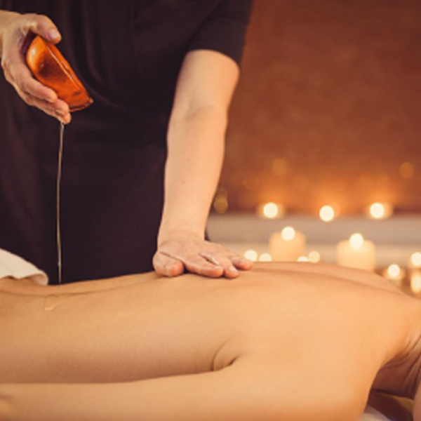 Aroma massage with hot oil (60 min)